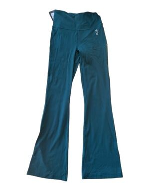 Lululemon x Peloton Groove Flare Leggings Green NWT Size 6